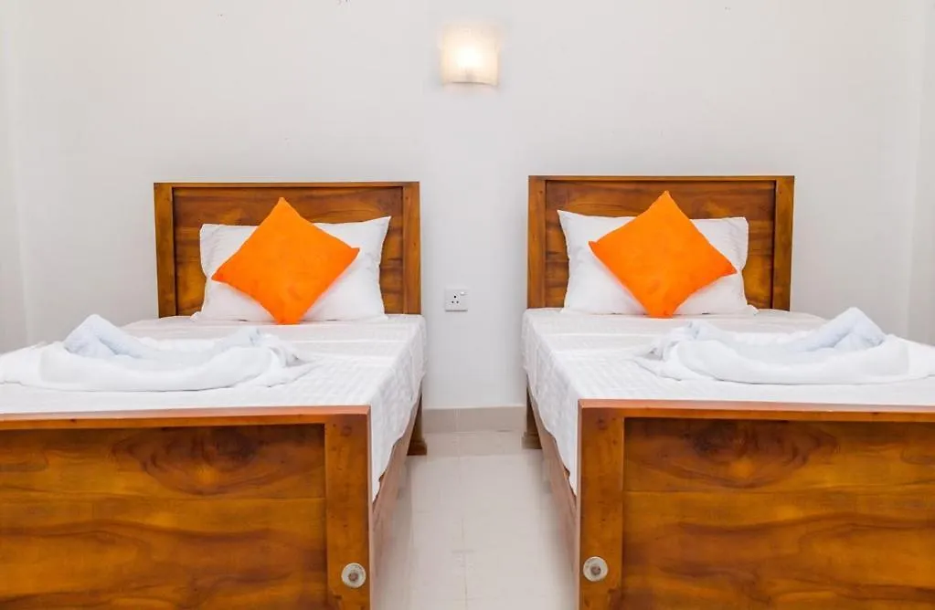 Hotel Crown Plaza Katunayake Negombo
